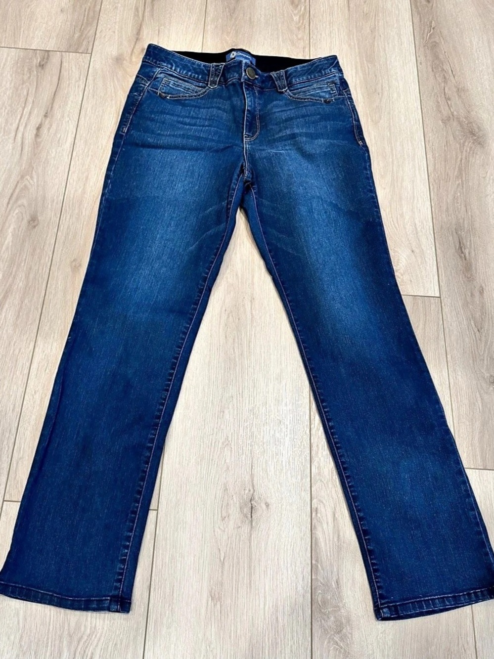 Democracy Absolution Straight Leg Jeans Like New